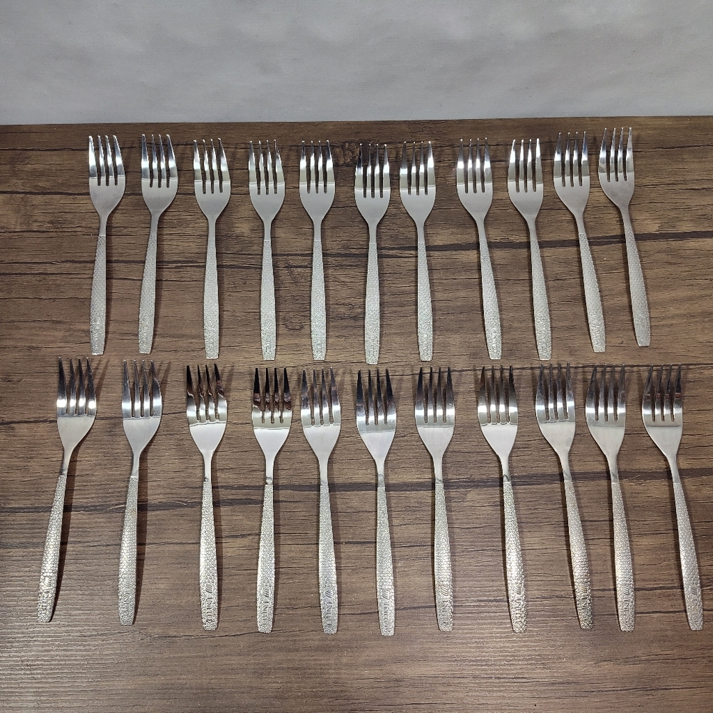 Vintage United Airlines Textured  Lot Of 22 (6-1/2") Forks  Flatware